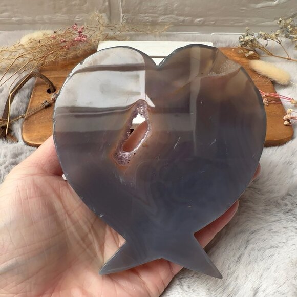 Gorgeous Amethyst with Agate Angel Wings Carving - Picture 5 of 10